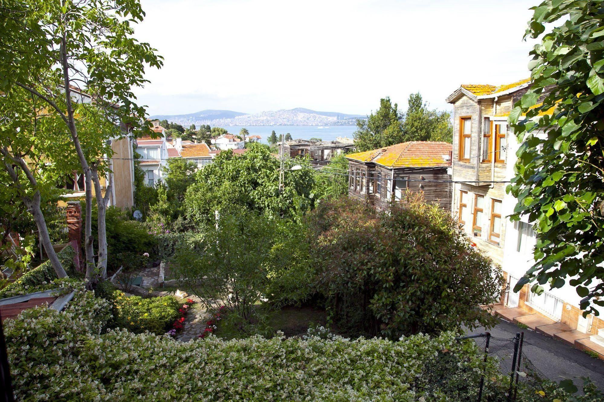 L'Isola Guesthouse (Adults Only) Heybeliada Exterior photo